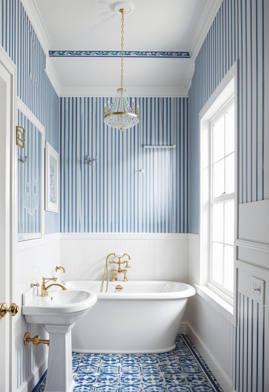 3. Maritime Bathroom Wallpaper Inspiration-1