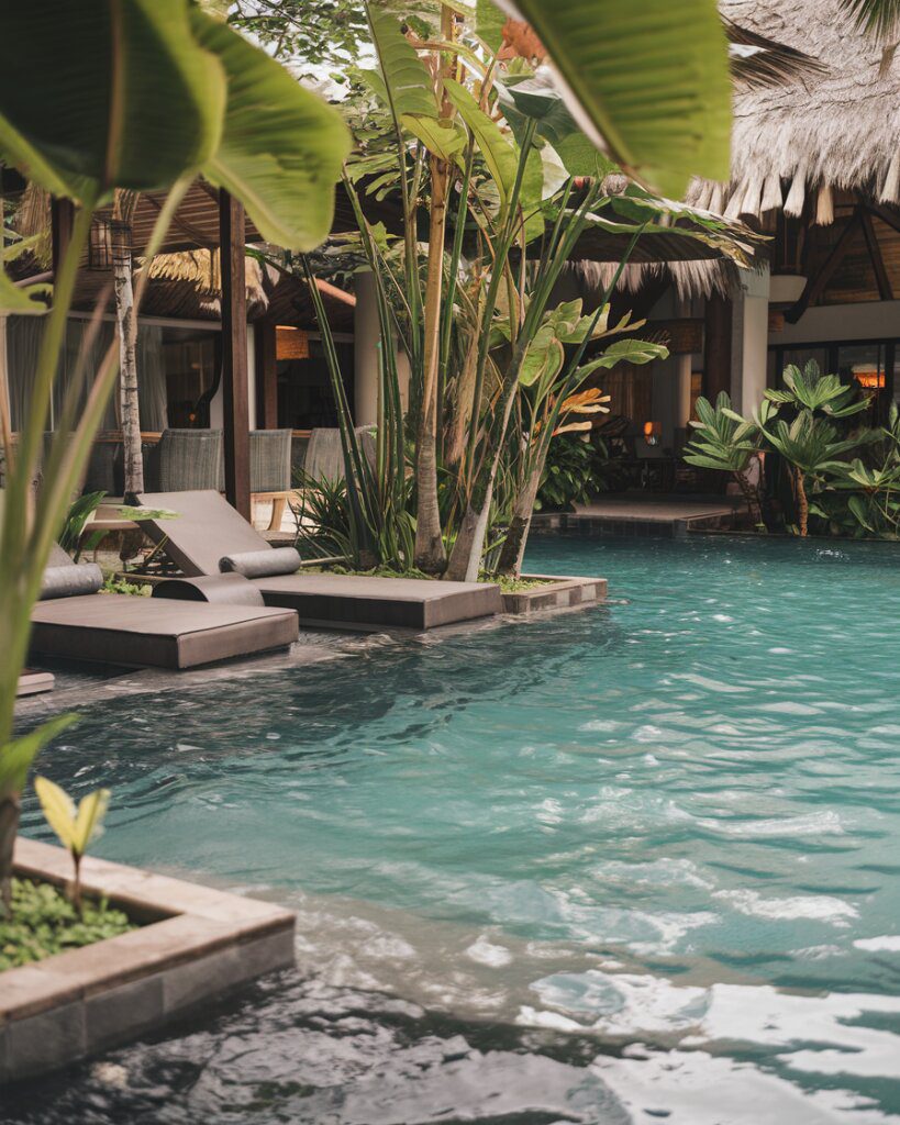 37 Luxury Pool Designs for 2025